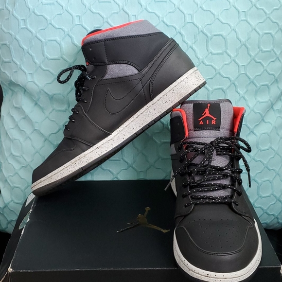 Jordan Other - NIKE AIR JORDAN 1 MENS SIZE 13